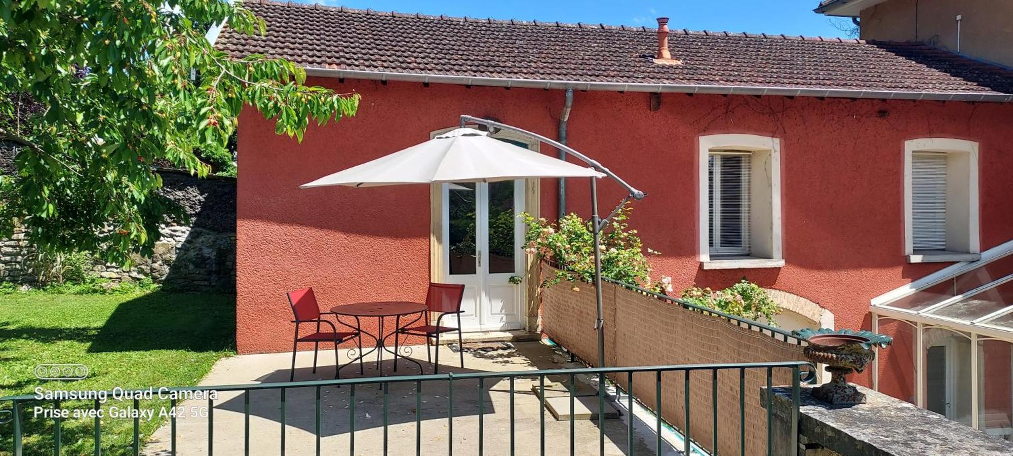 Maison Letrat La Tour-du-Pin Bagian luar foto